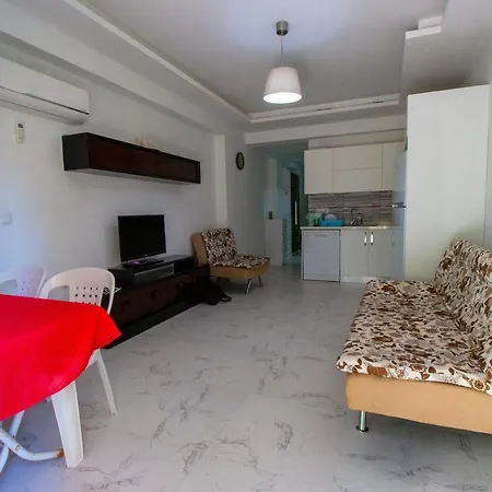 Denıze 100 M2 Daıre Kuşadası