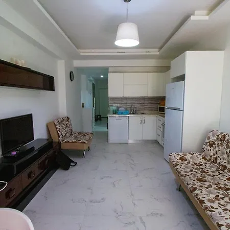 Denize 100 M2 Daire * Κουσάντασι