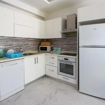 Denize 100 M2 Daire * Κουσάντασι